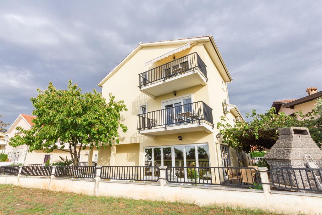Apartments And Rooms Michaela Fažana Cameră foto