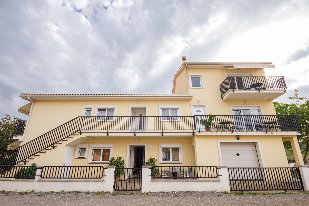 Apartments And Rooms Michaela Fažana Cameră foto